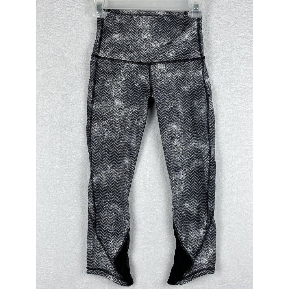 Lululemon Women's Leggings Black‎ White Hi-Rise Size 4